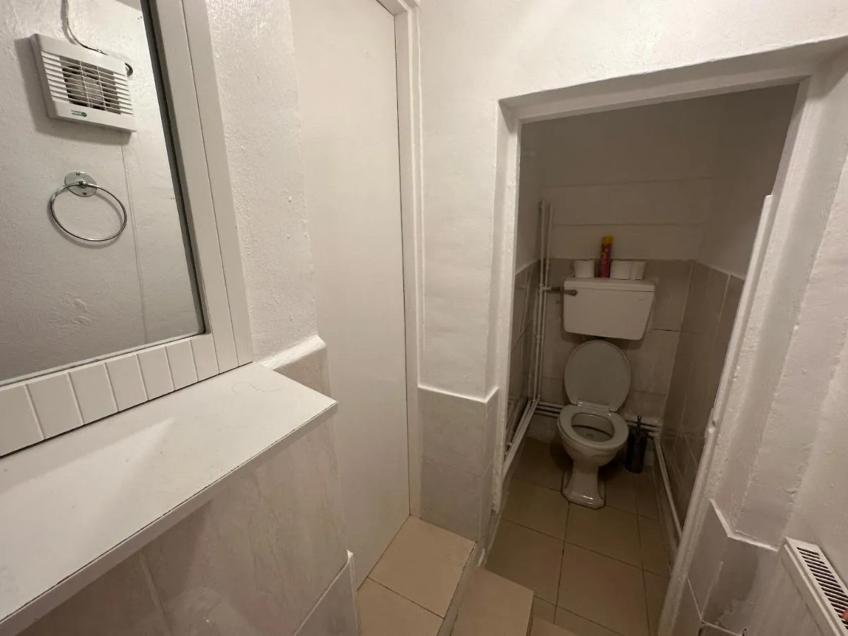4 Double Bed Family Home 15 Mins From Central Ldn London 0*,